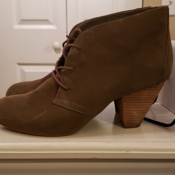 Donated: ALDO Ceilla Suede Booties! - Picture 4 of 7